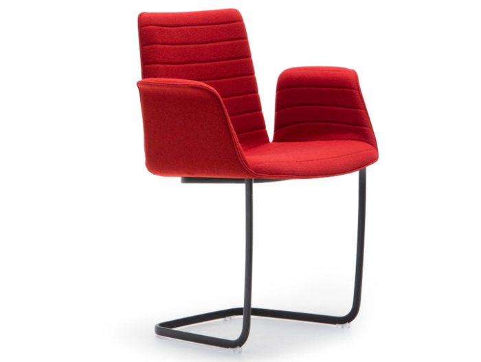 FLEX ARMCHAIR SO1635 - Cantilever upholstered chair with armrests _ Andreu World